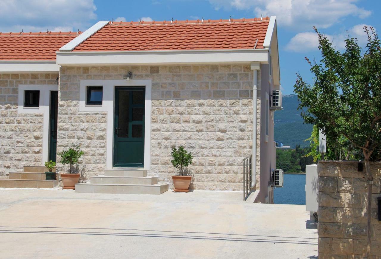 Apartments Tramonto Tivat Exterior photo